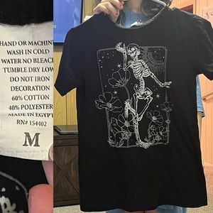 Skull and flowers Tee